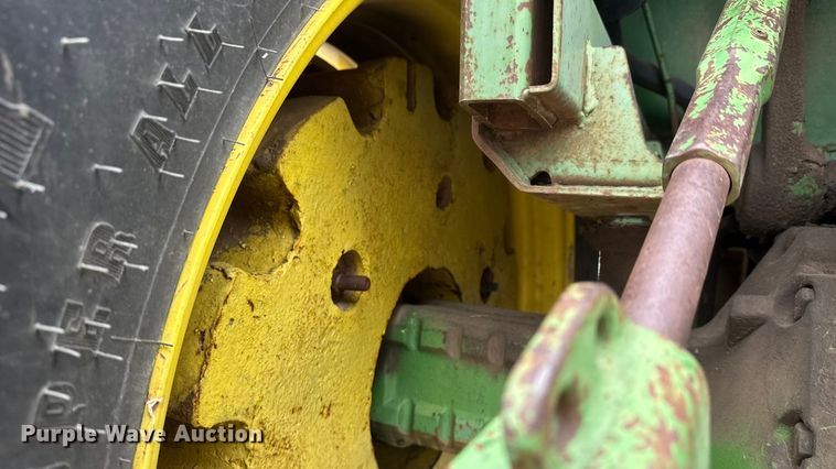 image for item ET1618 1974 John Deere 4430 tractor