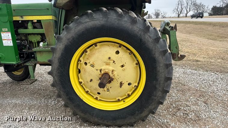 image for item ET1618 1974 John Deere 4430 tractor