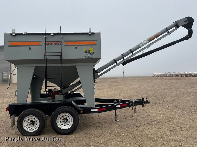 image for item ET1649 2015 Crustbuster Speed King Inc. 160 R 90888900 seed tender