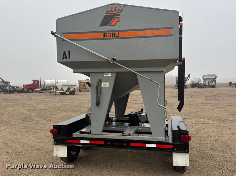 image for item ET1649 2015 Crustbuster Speed King Inc. 160 R 90888900 seed tender