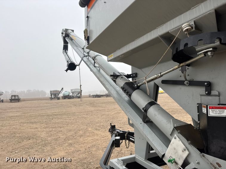 image for item ET1649 2015 Crustbuster Speed King Inc. 160 R 90888900 seed tender