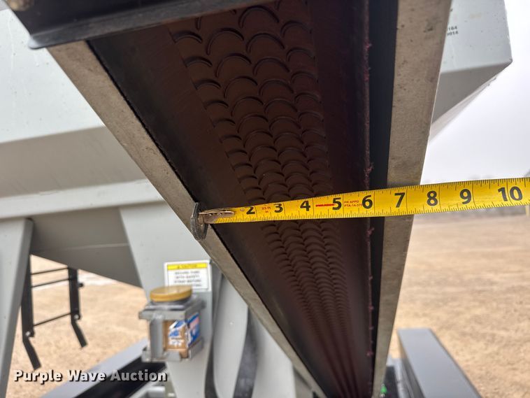 image for item ET1649 2015 Crustbuster Speed King Inc. 160 R 90888900 seed tender