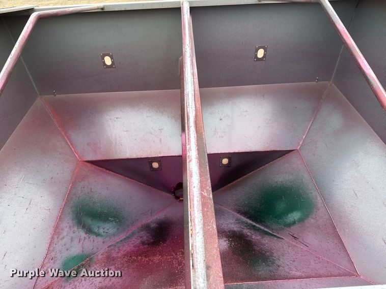 image for item ET1649 2015 Crustbuster Speed King Inc. 160 R 90888900 seed tender