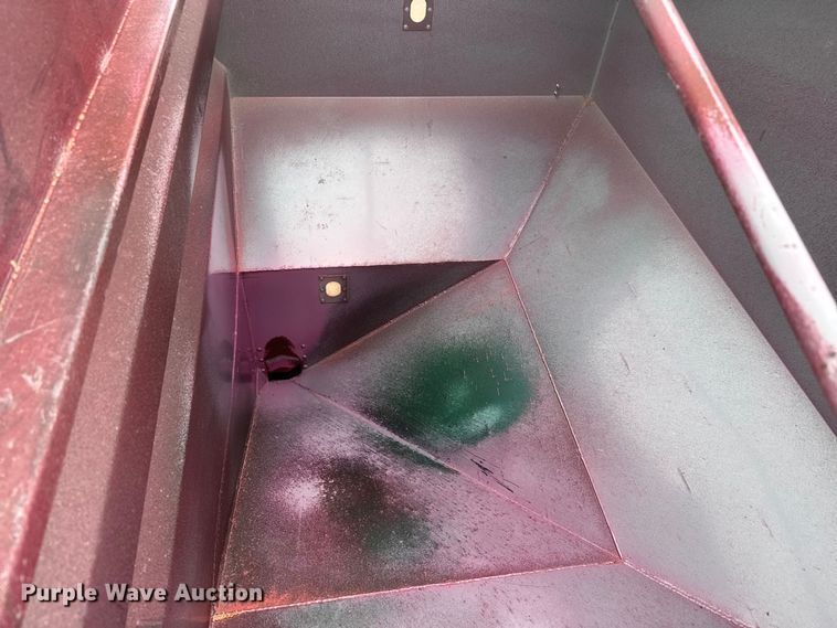 image for item ET1649 2015 Crustbuster Speed King Inc. 160 R 90888900 seed tender