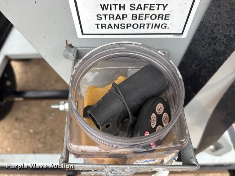 image for item ET1649 2015 Crustbuster Speed King Inc. 160 R 90888900 seed tender