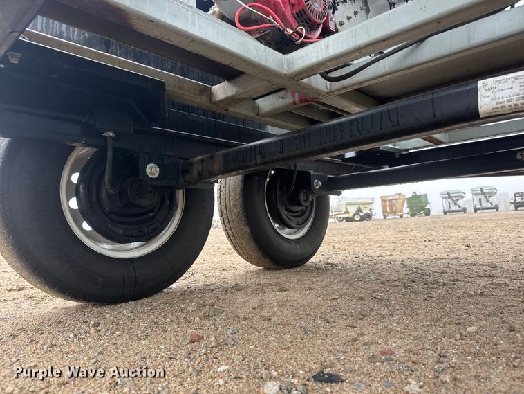 image for item ET1649 2015 Crustbuster Speed King Inc. 160 R 90888900 seed tender