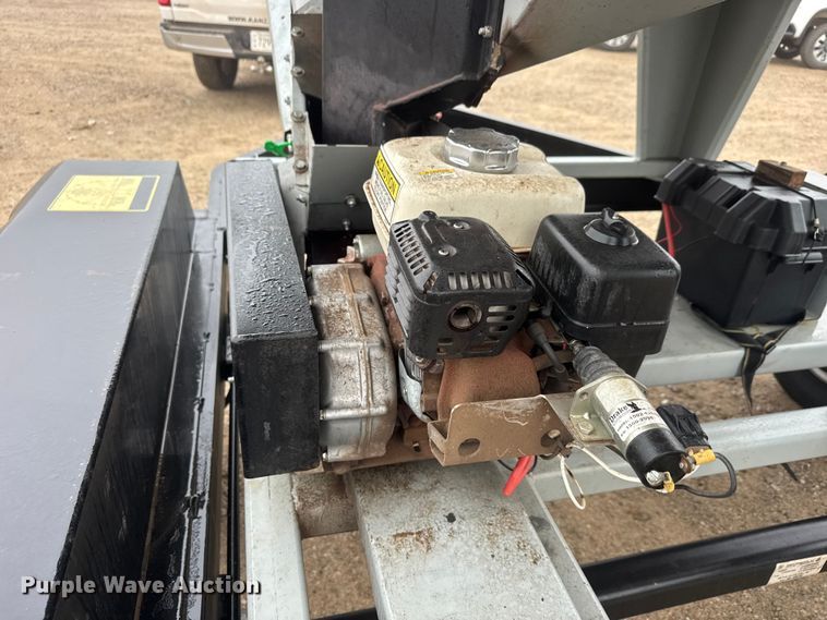 image for item ET1649 2015 Crustbuster Speed King Inc. 160 R 90888900 seed tender