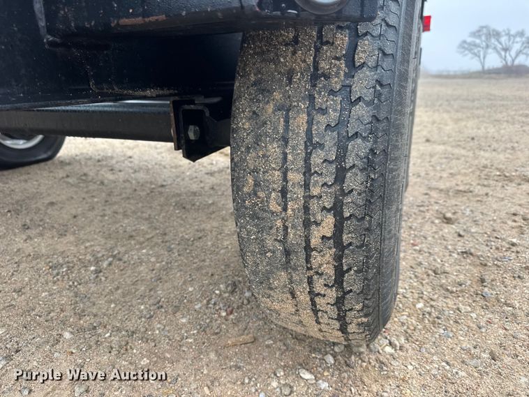 image for item ET1649 2015 Crustbuster Speed King Inc. 160 R 90888900 seed tender