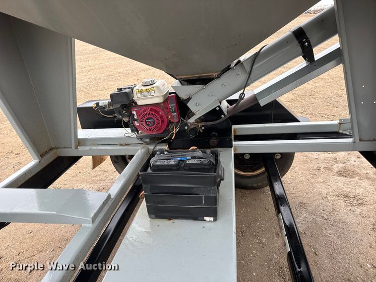 image for item ET1650 2012 Crustbuster Speed King Inc. 160 G 90909300 seed tender