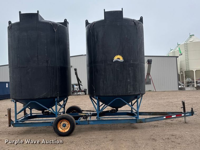 image for item ET1651 Tip tank fertilizer trailer