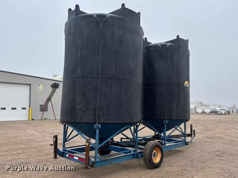 image for item ET1651 Tip tank fertilizer trailer