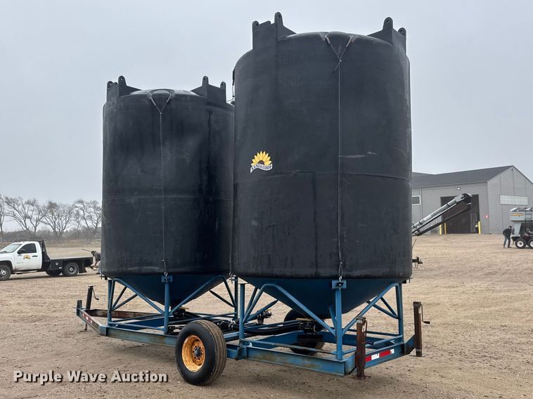 image for item ET1651 Tip tank fertilizer trailer