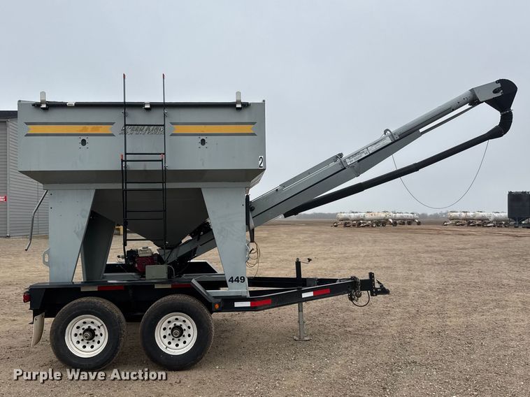 image for item ET1652 2015 Crustbuster Speed King Inc. 160 PT 90882100 seed tender