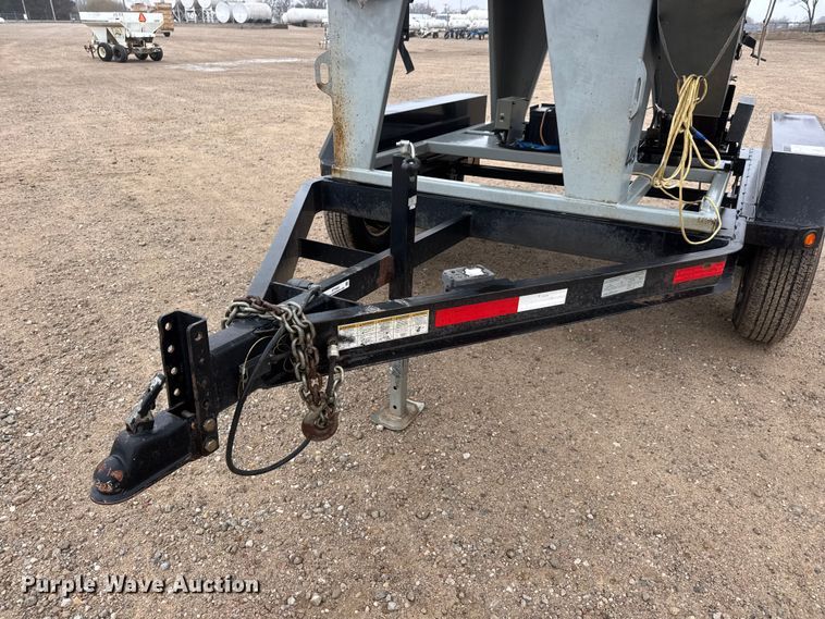 image for item ET1652 2015 Crustbuster Speed King Inc. 160 PT 90882100 seed tender