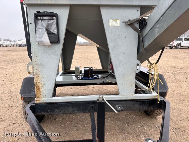 image for item ET1652 2015 Crustbuster Speed King Inc. 160 PT 90882100 seed tender