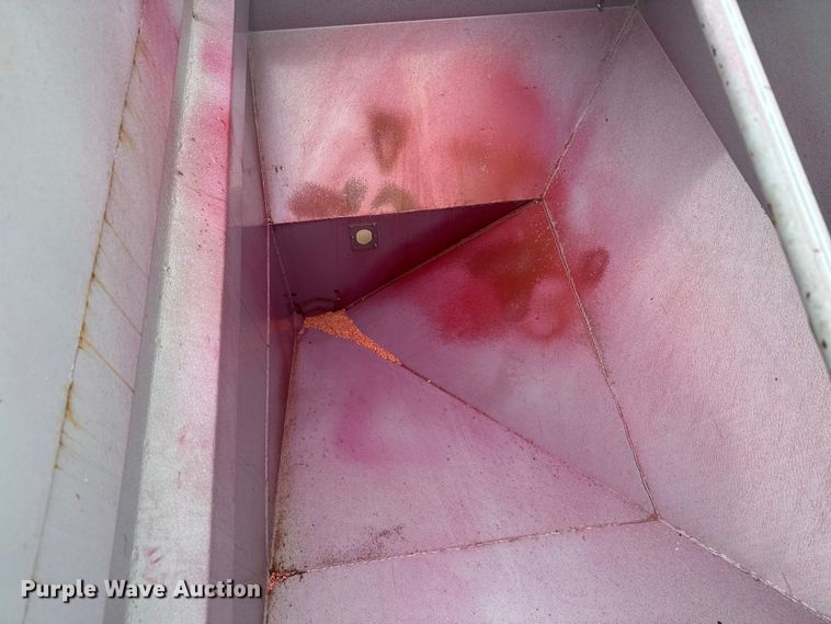 image for item ET1652 2015 Crustbuster Speed King Inc. 160 PT 90882100 seed tender