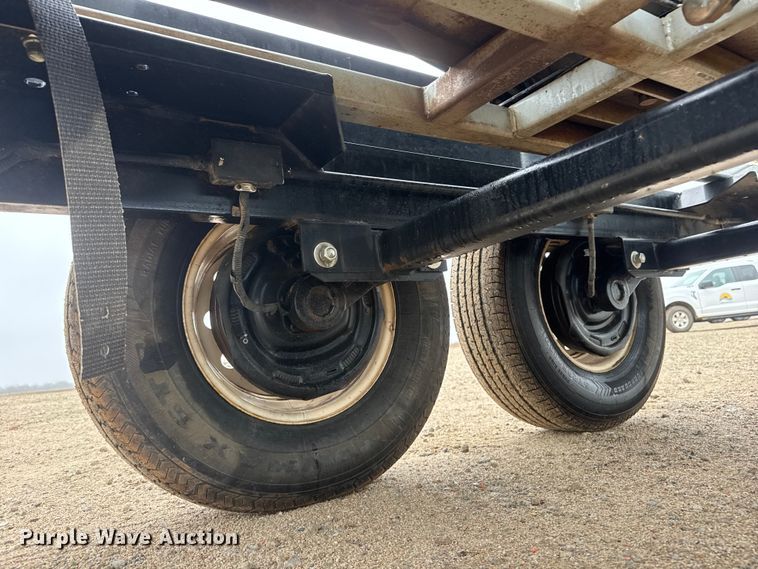 image for item ET1652 2015 Crustbuster Speed King Inc. 160 PT 90882100 seed tender