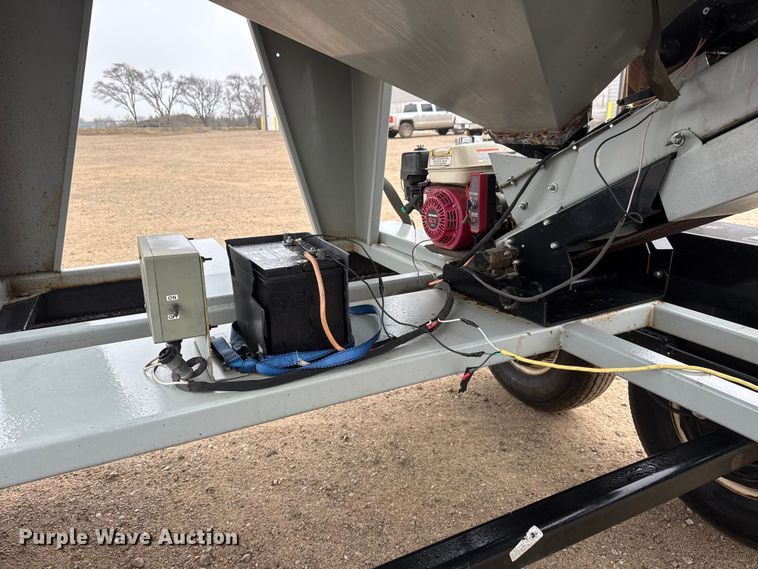 image for item ET1652 2015 Crustbuster Speed King Inc. 160 PT 90882100 seed tender