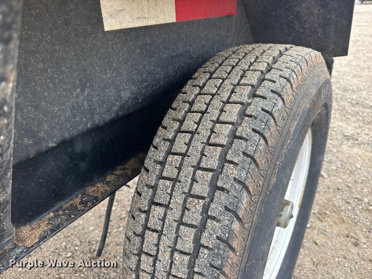 image for item ET1652 2015 Crustbuster Speed King Inc. 160 PT 90882100 seed tender