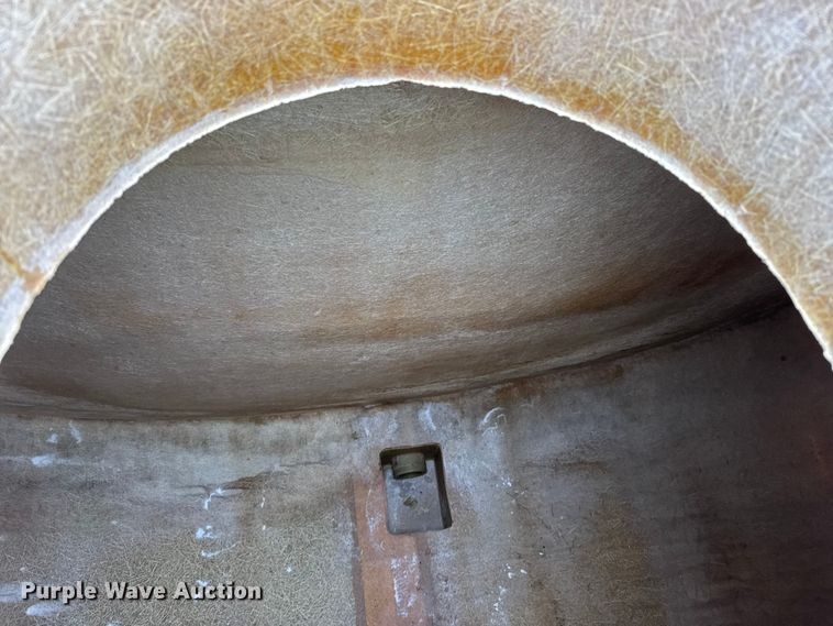 image for item ET1653 1999 International 9200 fertilizer delivery truck