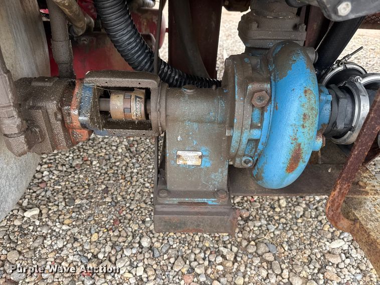 image for item ET1653 1999 International 9200 fertilizer delivery truck