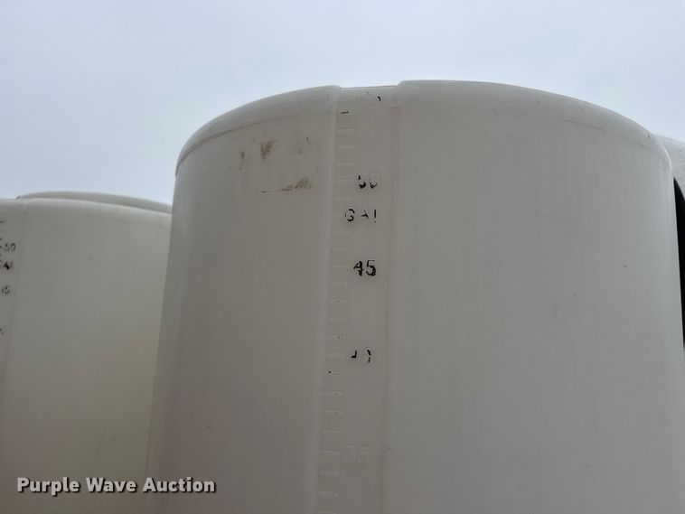 image for item ET1653 1999 International 9200 fertilizer delivery truck