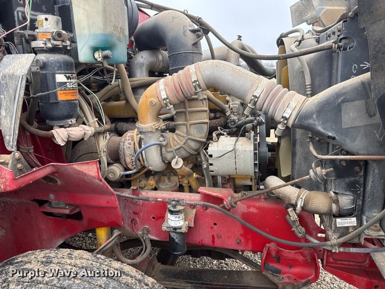 image for item ET1653 1999 International 9200 fertilizer delivery truck