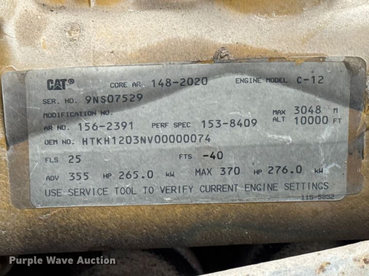 image for item ET1653 1999 International 9200 fertilizer delivery truck