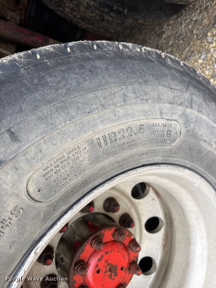 image for item ET1653 1999 International 9200 fertilizer delivery truck