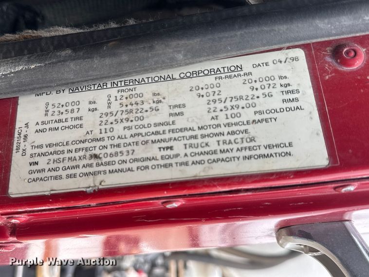 image for item ET1653 1999 International 9200 fertilizer delivery truck