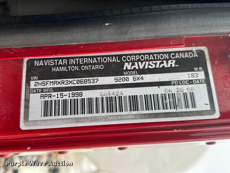 image for item ET1653 1999 International 9200 fertilizer delivery truck