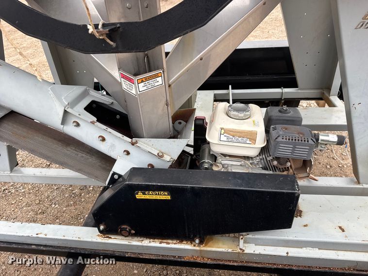 image for item ET1654 2013 Crustbuster Speed King Inc. Tote G R 90907700 seed tender