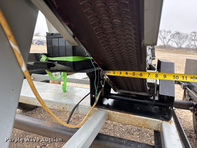 image for item ET1654 2013 Crustbuster Speed King Inc. Tote G R 90907700 seed tender