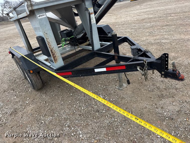 image for item ET1654 2013 Crustbuster Speed King Inc. Tote G R 90907700 seed tender