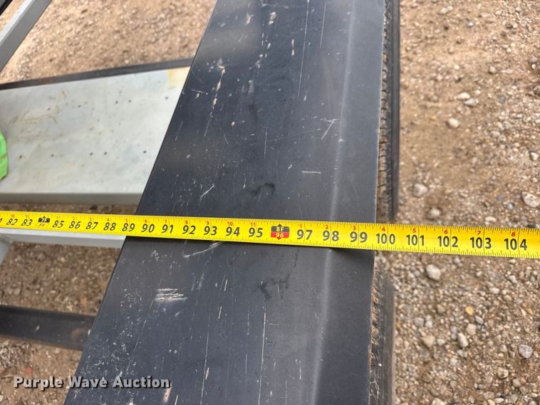 image for item ET1654 2013 Crustbuster Speed King Inc. Tote G R 90907700 seed tender