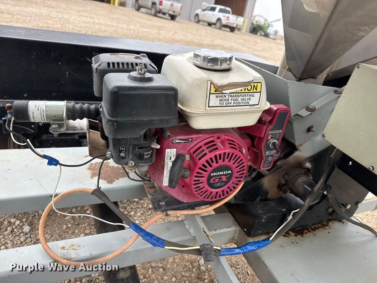 image for item ET1654 2013 Crustbuster Speed King Inc. Tote G R 90907700 seed tender