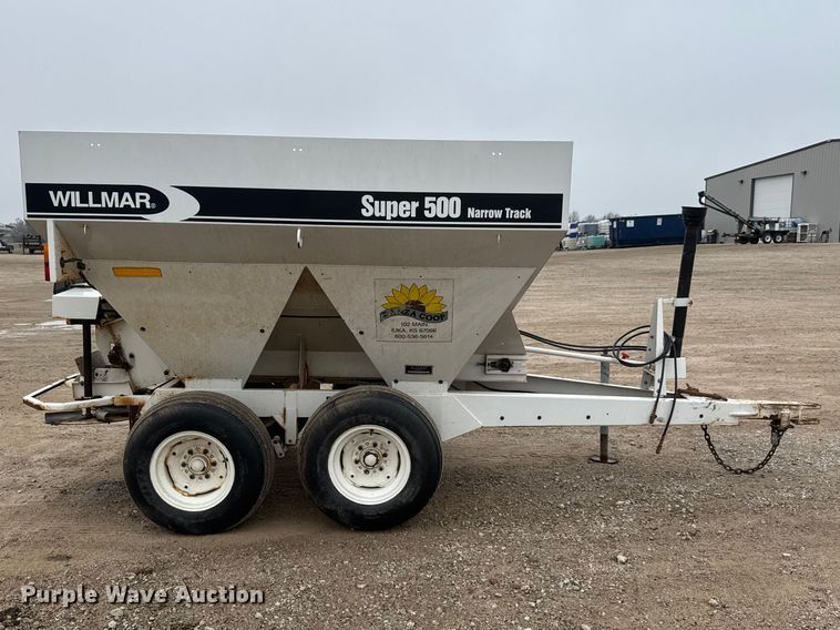 image for item ET1656 Willmar Super 500 Narrow Track spreader