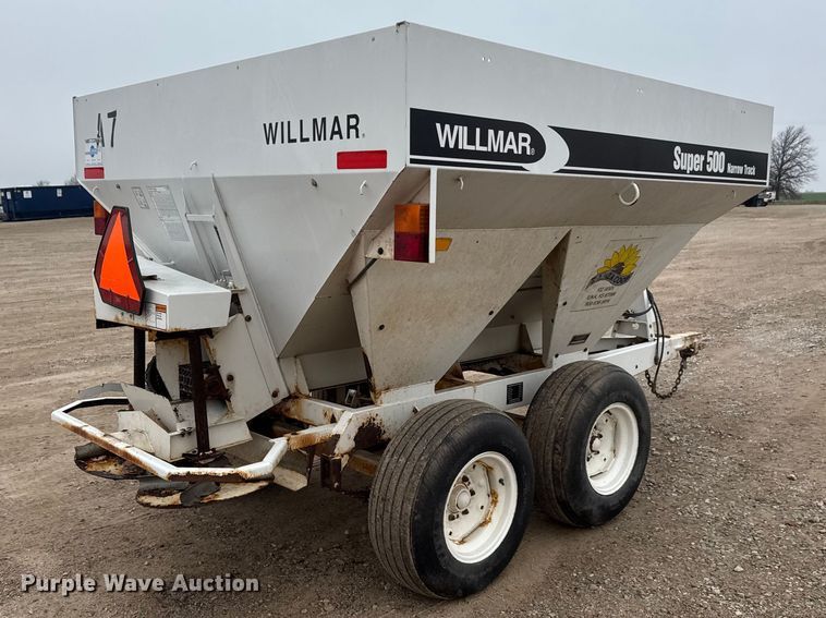 image for item ET1656 Willmar Super 500 Narrow Track spreader
