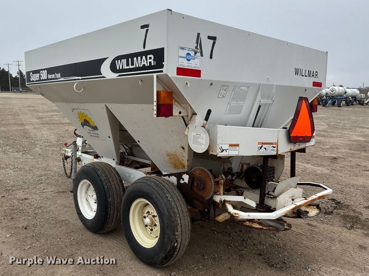 image for item ET1656 Willmar Super 500 Narrow Track spreader