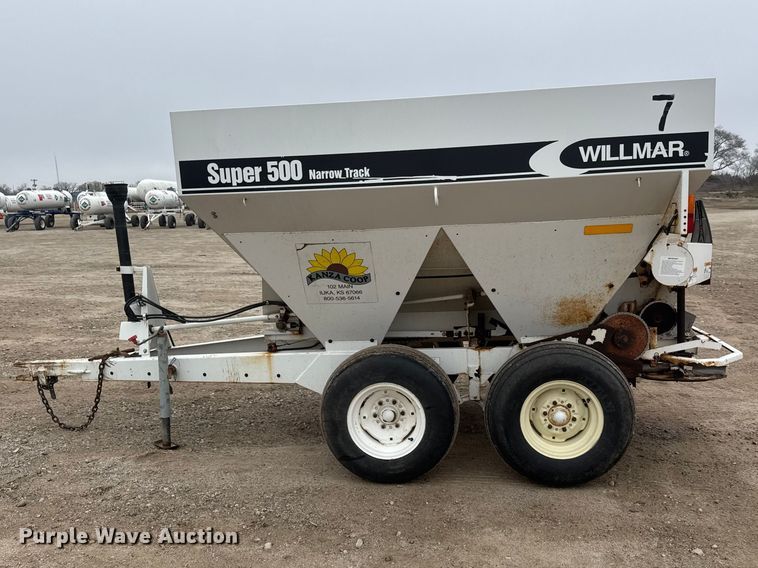 image for item ET1656 Willmar Super 500 Narrow Track spreader