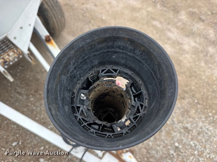 image for item ET1656 Willmar Super 500 Narrow Track spreader