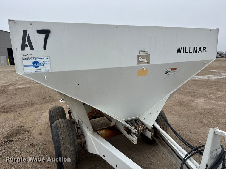 image for item ET1656 Willmar Super 500 Narrow Track spreader