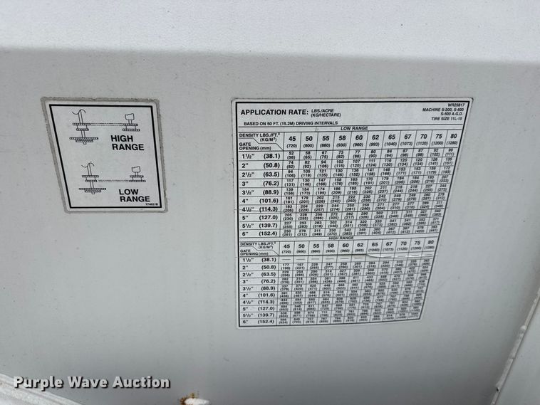 image for item ET1656 Willmar Super 500 Narrow Track spreader