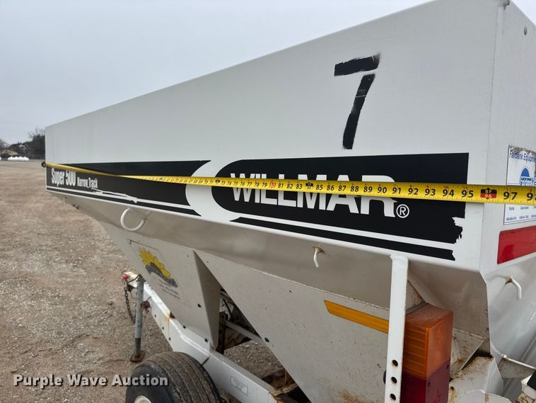 image for item ET1656 Willmar Super 500 Narrow Track spreader