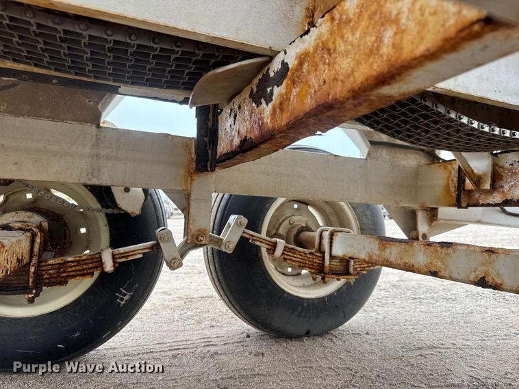 image for item ET1656 Willmar Super 500 Narrow Track spreader