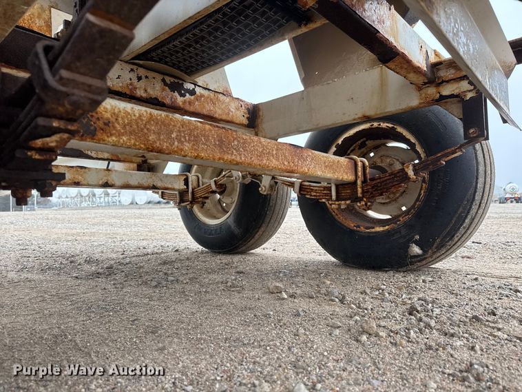 image for item ET1656 Willmar Super 500 Narrow Track spreader