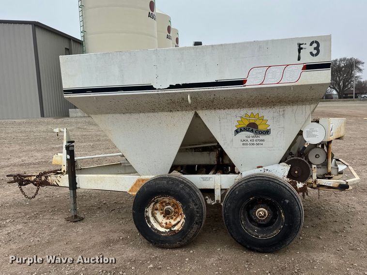 image for item ET1658 Willmar 500 spreader