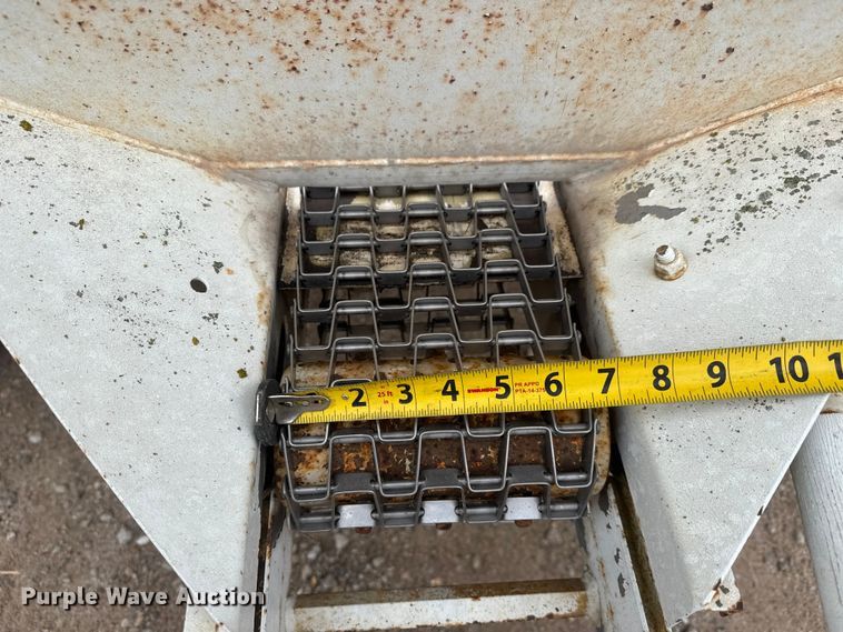 image for item ET1658 Willmar 500 spreader