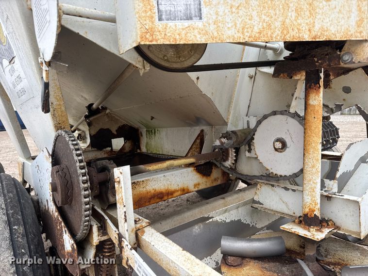 image for item ET1658 Willmar 500 spreader