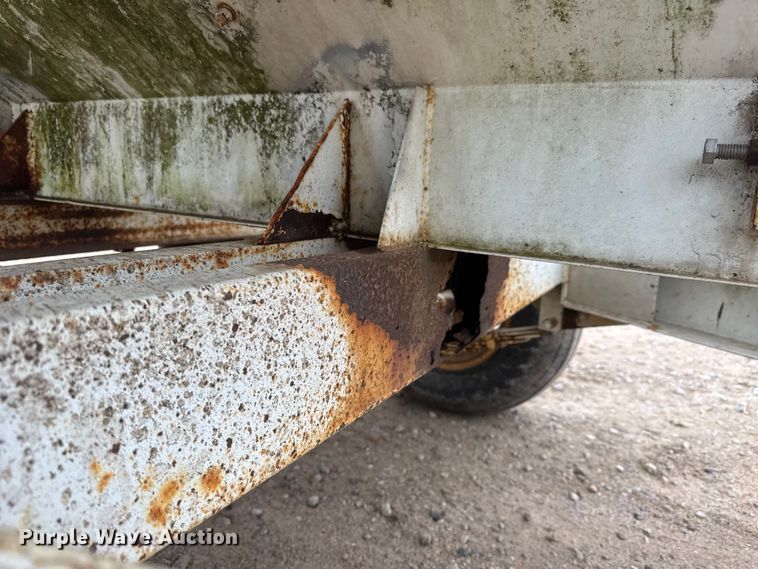 image for item ET1658 Willmar 500 spreader